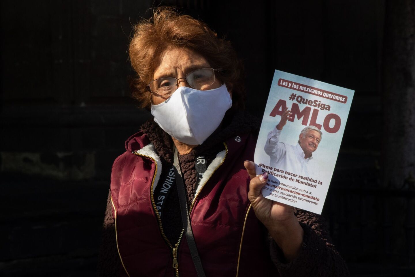 Simpatizantes del Presidente de México, Andrés Manuel López Obrador, se encuentran recabando firmas para apoyar la ratificación de su mandato, esto con miras al ejercicio de revocación de mandato que se prevé suceda en abril.