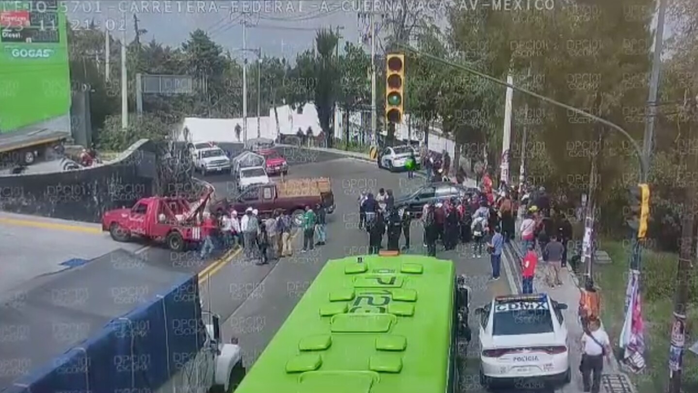 carretera-mexico-cuernavaca-bloqueo