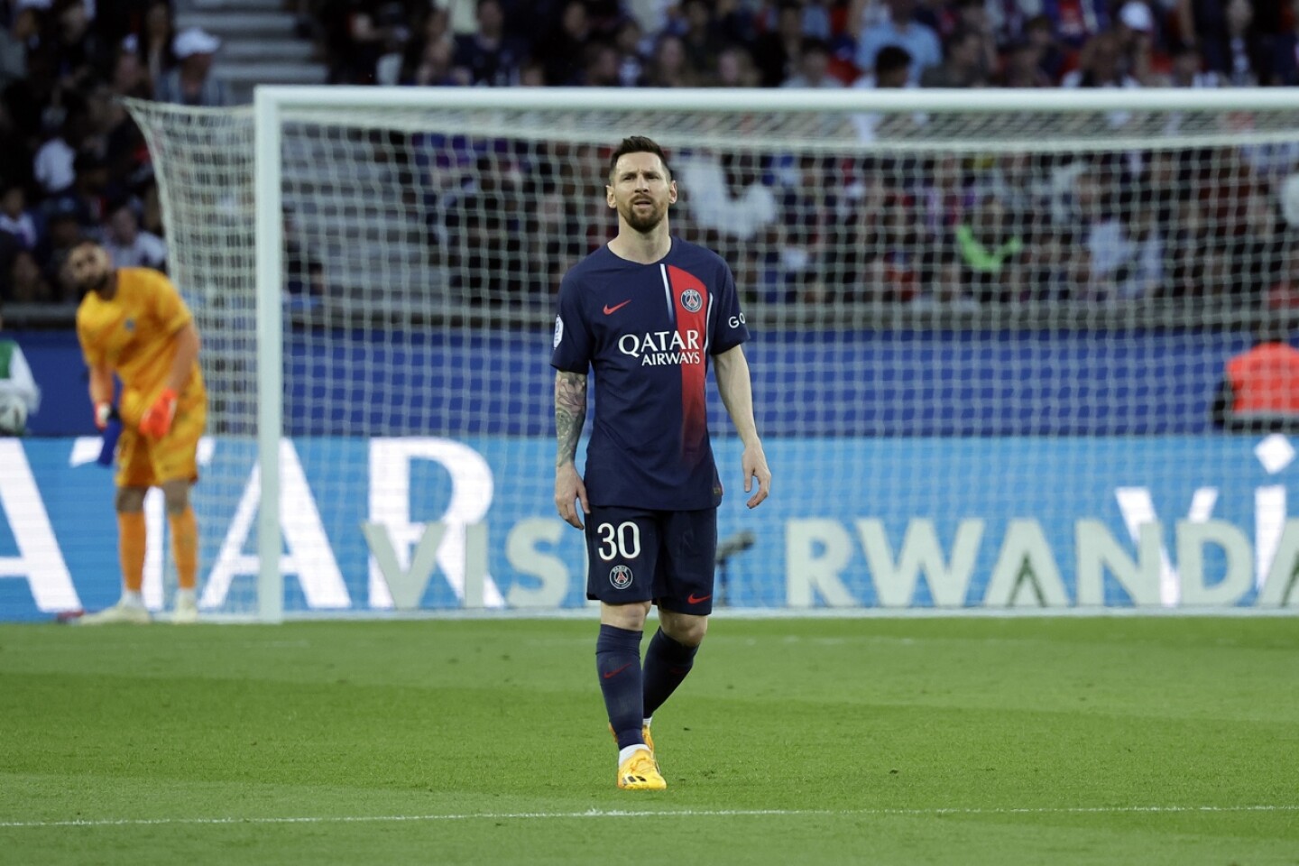 abucheos-a-lionel-messi-psg