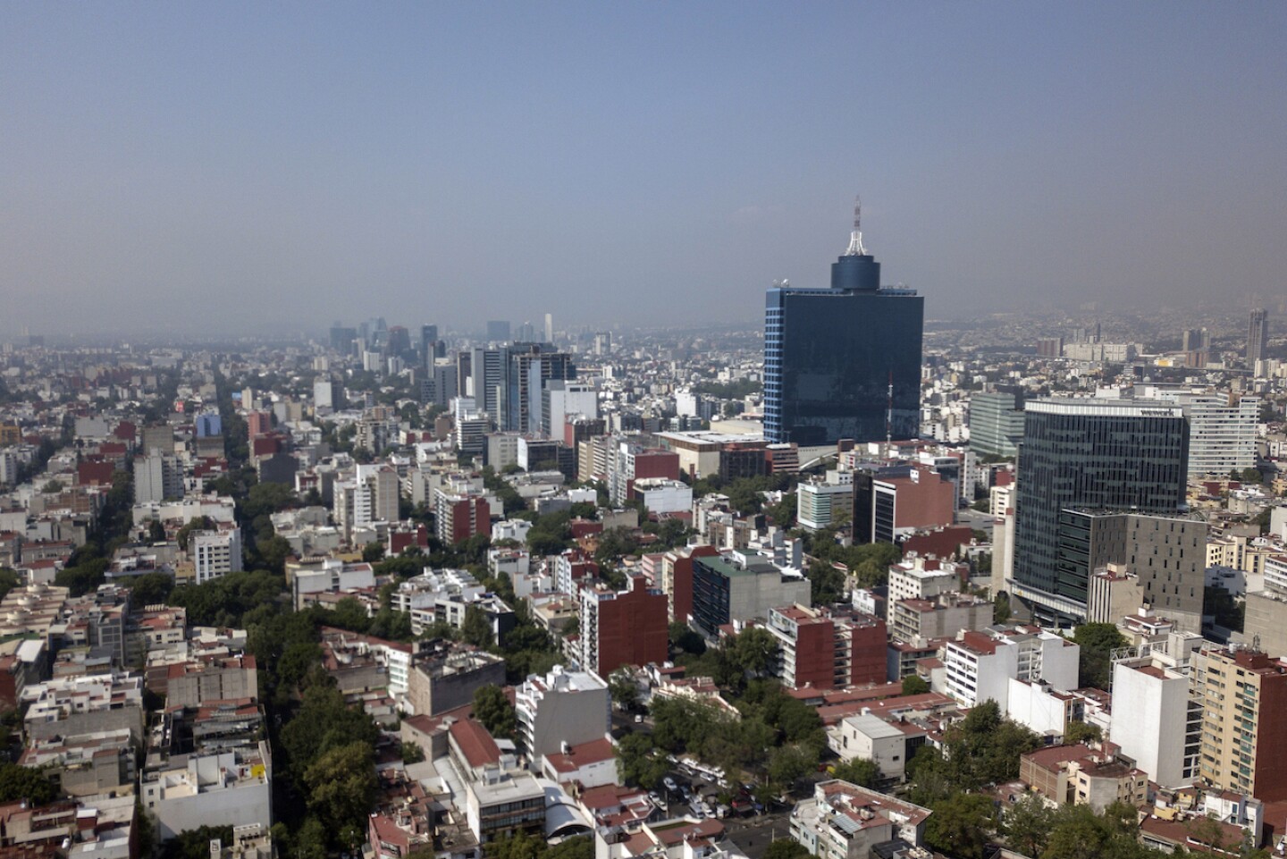 Autoridades mantienen emergencia ambiental por tercer dÌa en Valle de MÈxico