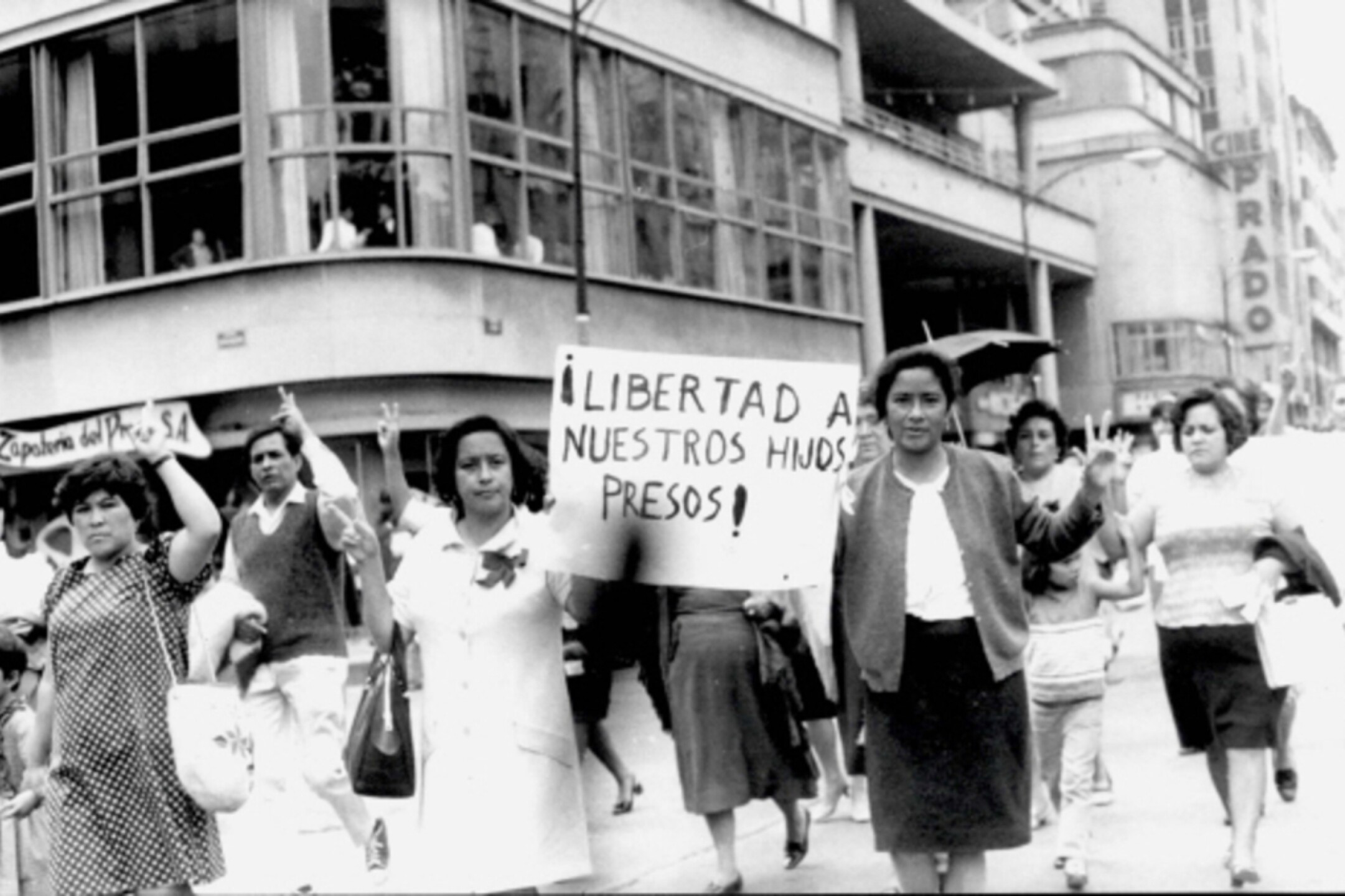 movimiento-estudiantil-1968-carteles-pintas-matanza-tlatelolco-6