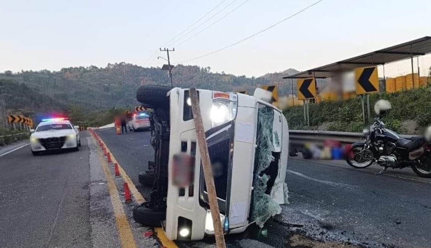 accidente-mexico-tuxpan-urvan-vuelca-y-deja-7-heridos-en-puebla