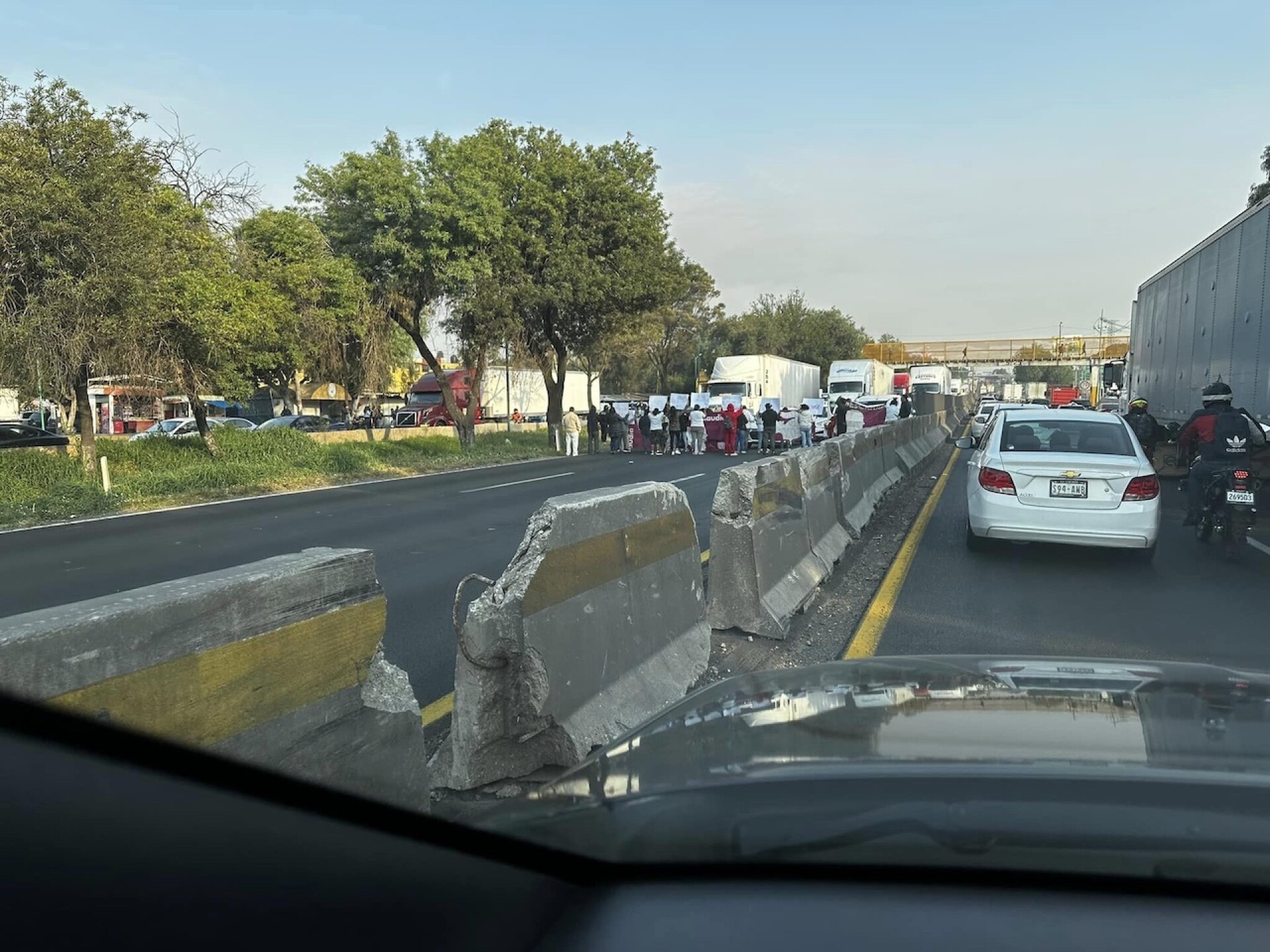 autopista-mexico-queretaro-bloqueo