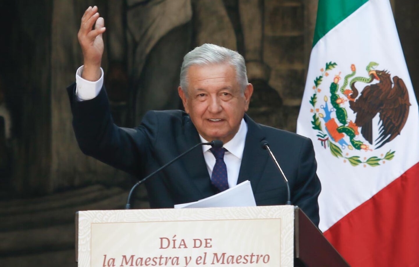 amlo-aumento-salario-maestros