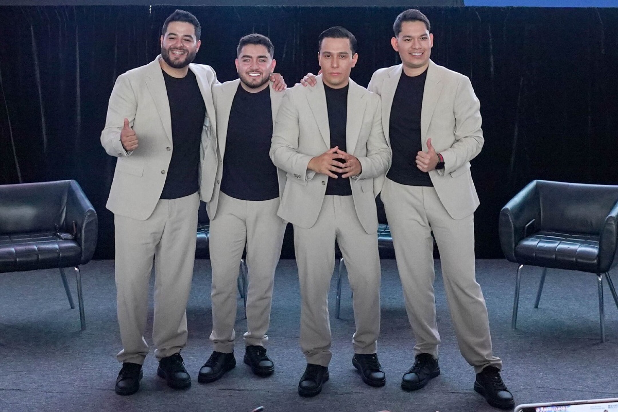 Conferencia grupo La Arrolladora