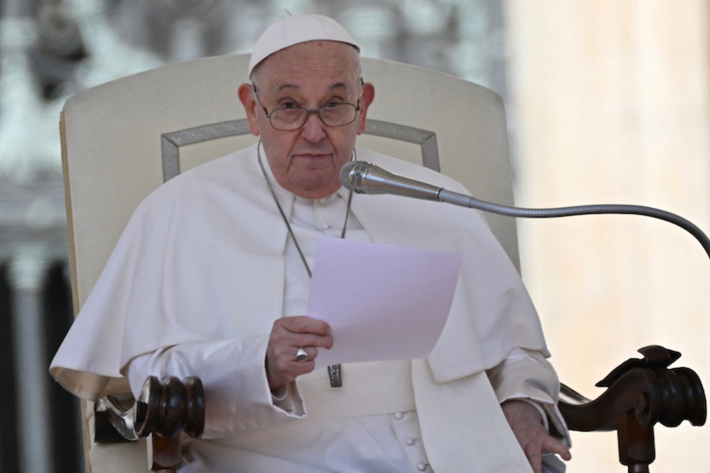 Papa Francisco pide fin a la guerra