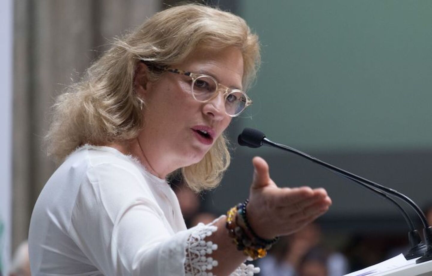 CIUDAD DE MÉXICO, 25MAYO2019.- Josefa González Blanco presentó al presidente Andrés Manuel López Obrador su renuncia como secretaria de Medio Ambiente y Recursos Naturales, luego de que el pasado viernes retrasara un vuelo comercial. FOTO: ARCHIVO/ GRACIELA LÓPEZ /CUARTOSCURO.COM
