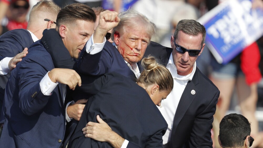 Trump usa el atentado para pedir el fin de las causas penales en su contra