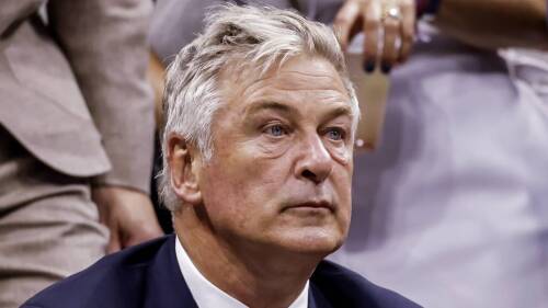 Fiscales imputan formalmente a Alec Baldwin por homicidio involuntario