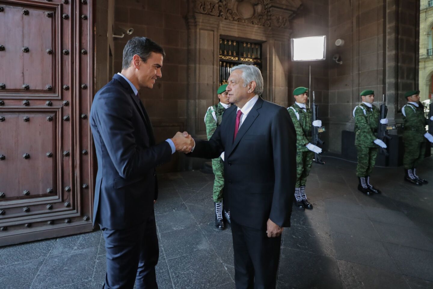 CIUDAD DE MÉXICO, 30ENERO2019.- El Presidente de España Pedro Sánchez Pérez arribo al medio día a Palacio Nacional em donde sostuvo un encuentro con su homológo mexicano, Andrés Manuel López Obrador.FOTO: GOBIERNO DE LA REPÚBLICA /CUARTOSCURO.COM