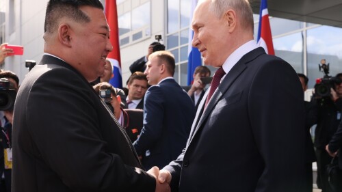 putin-y-kim-jong-un-se-reunen-buscan-cooperacion-militar-y-espacial