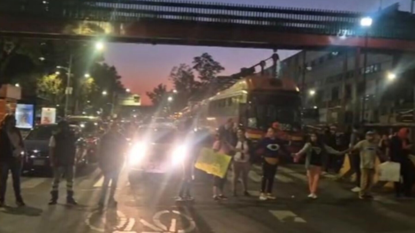 bloqueo eje 2 norte e insurgentes