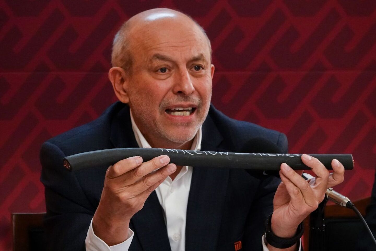 Guillermo Calderón Aguilera durante la conferencia de prensa para dar detalles sobre el robo de cable en el Sistema de Transporte Metro.