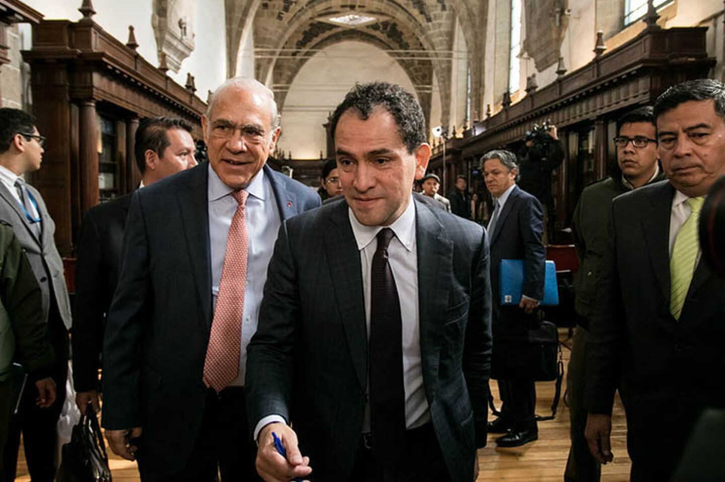 José Ángel Gurría, secretario general de la OCDE, y Arturo Herrera, secretario de Hacienda y Crédito Público.