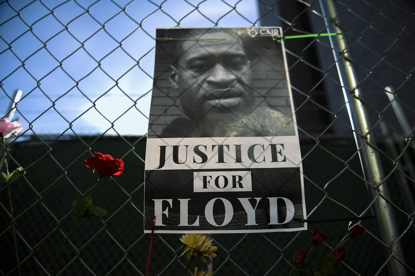 El expolicía Derek Chauvin es condenado a 22 años y medio de cárcel por el asesinato de George Floyd