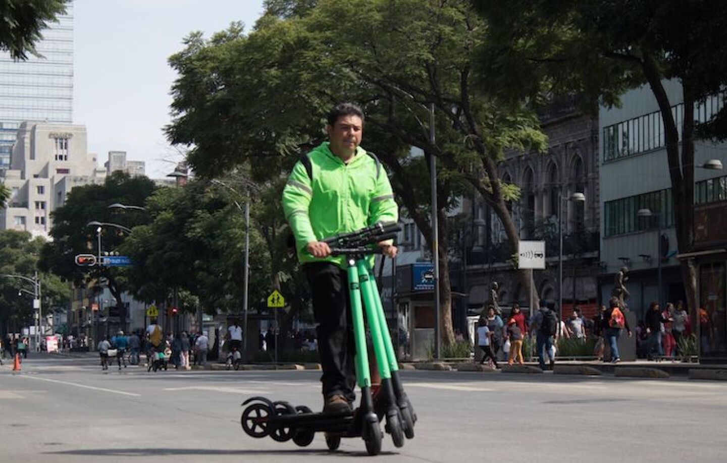 Placas y licencia para conductores de scooter en la CDMX