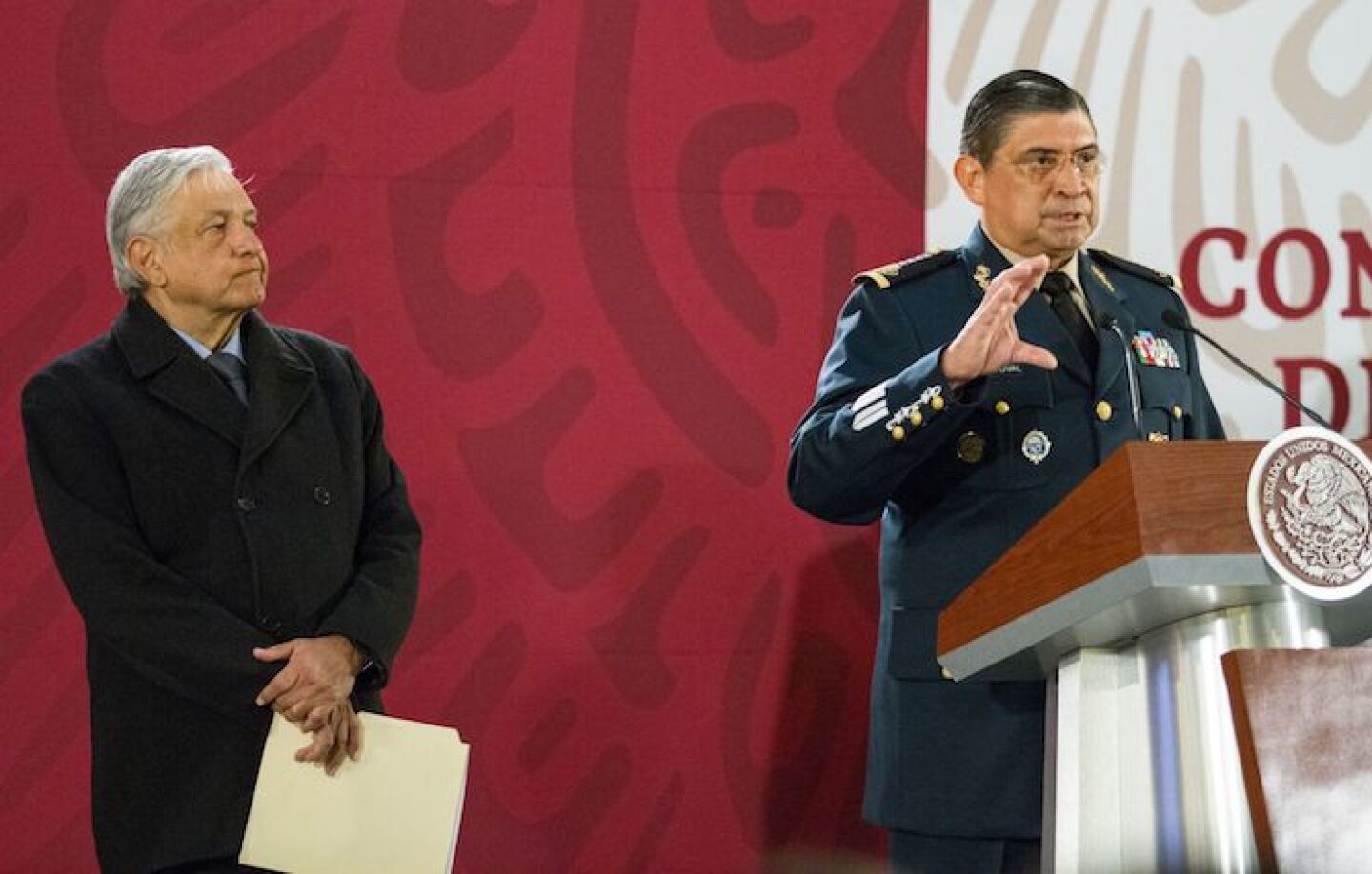 CIUDAD DE MÉXICO, 21ENERO2019.- "Hay Culpables de la explosión en la toma clandestina de Hidalgo", informo el Presidente Andrés Manuel López Obrador en la conferencia de prensa de esta mañana, en Palacio Nacional. Estuvieron presentes Jorge Alcocer, de Salud, de la defensa Nacional Luis Crecencio Sandoval y Octavio Romero, director de Pemex.FOTO: VICTORIA VALTIERRA /CUARTOSCURO.COM