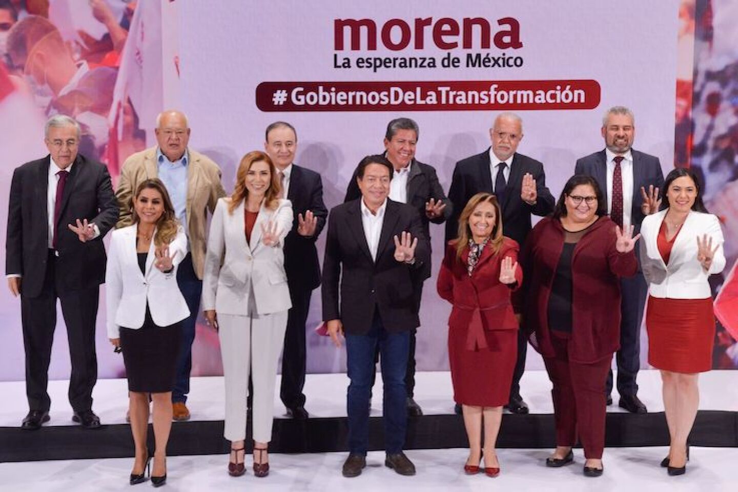 Mario Delgado, dirigente nacional de Morena, y Citlalli Hernández, vicepresidenta del partido, durante la conferencia posterior al encuentro con gobernadores electos del partido durante las pasadas elecciones: Marina del Pilar, Baja California; Víctor Castro Cosío, Baja California Sur; Indira Vizcaíno, Colima; Evelyn Salgado, Guerrero; Alfredo Ramírez Bedolla, Michoacán; Miguel Ángel Navarro, Nayarit; Rubén Rocha, Sinaloa; Alfonso Durazo, Sonora; Lorena Cuéllar, Tlaxcala y David Monreal, Zacatecas