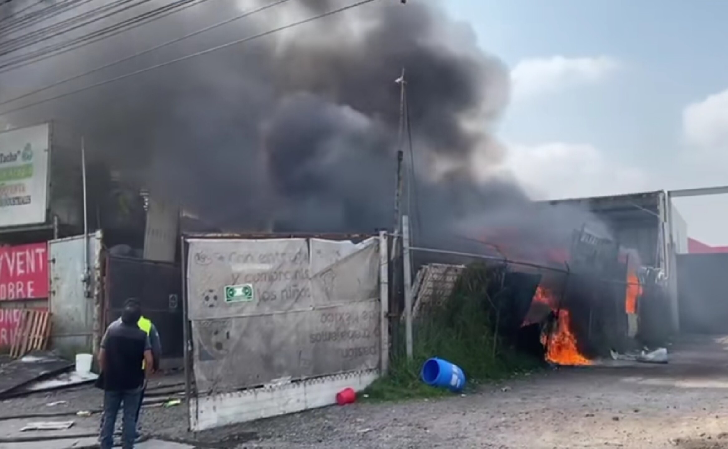 incendio-en-boulevard-aeropuerto-de-toluca