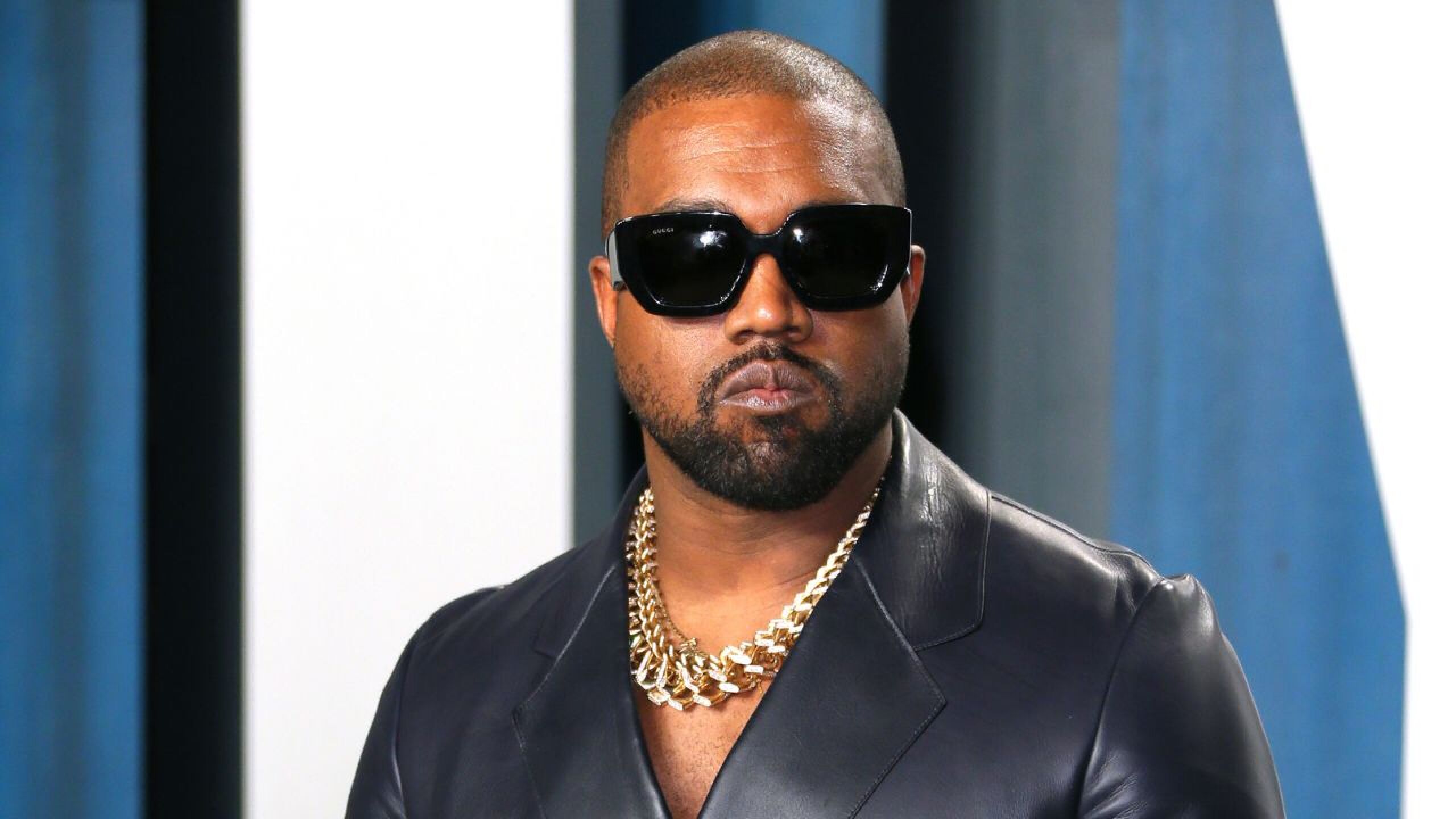 Manifestantes-apoyan-comentarios-antisemitas-de-Kanye-West