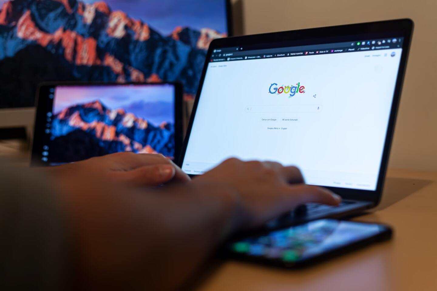 corte eu terroristas google twitter facebook
