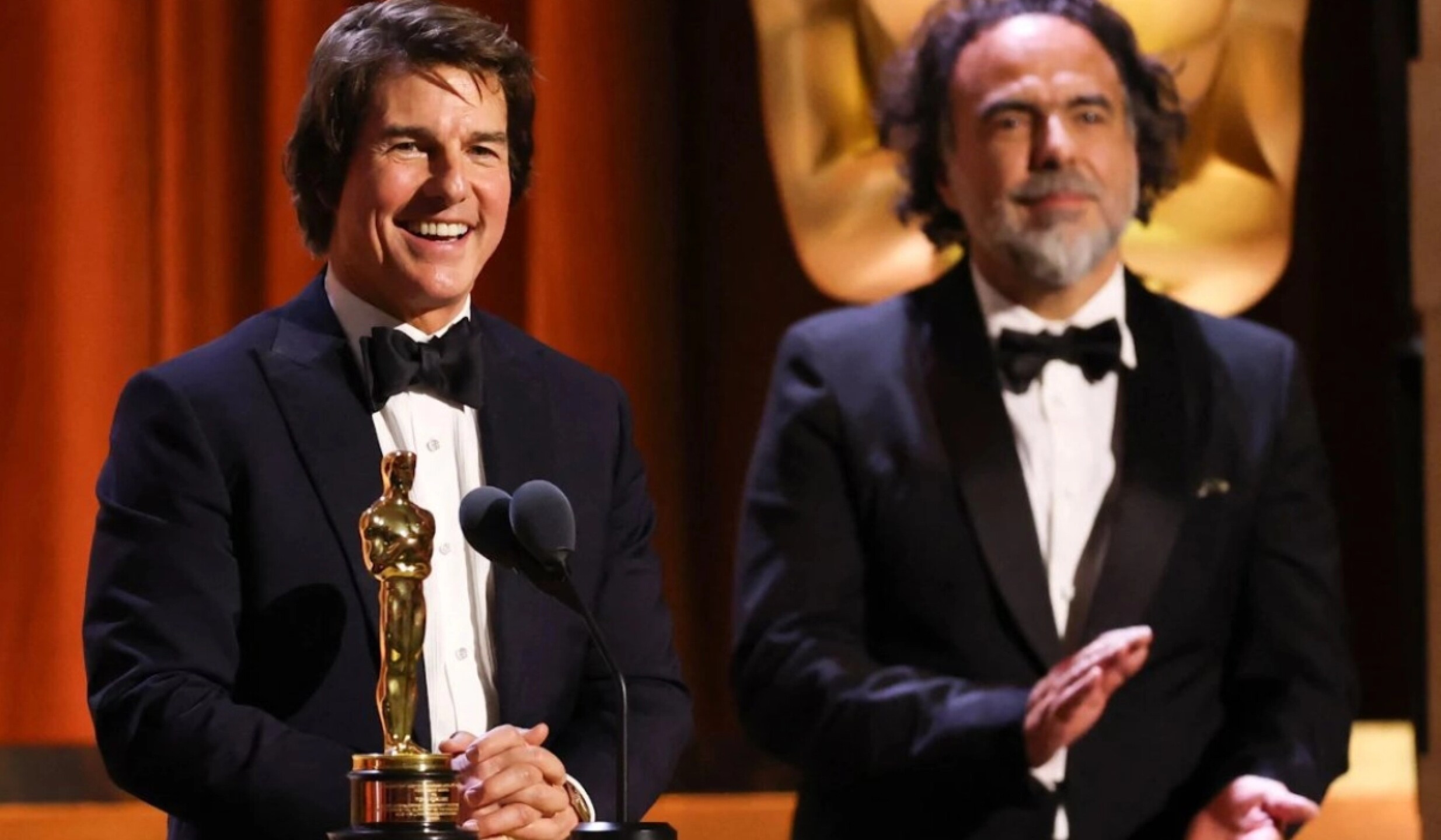 Tom Cruise recibió su primer Oscar honorífico entregado por Alejandro González Iñárritu - gonzalez inarritu tom cruise oscar.jpg
