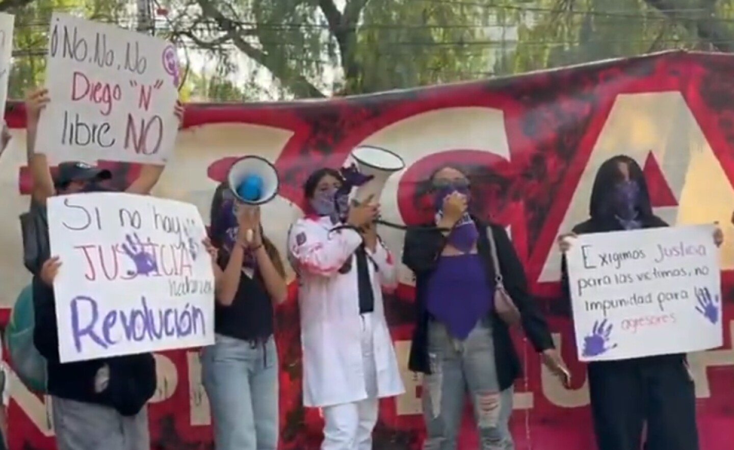 alumnas_ipn_protestan_contra_agresor_digital