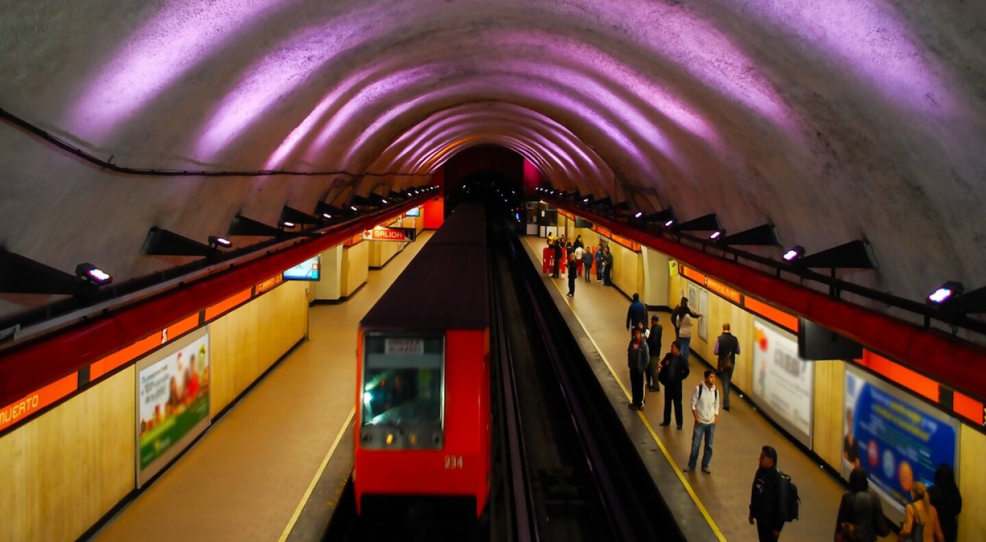 como va el metro hoy miercoles 23 de abril.jpg