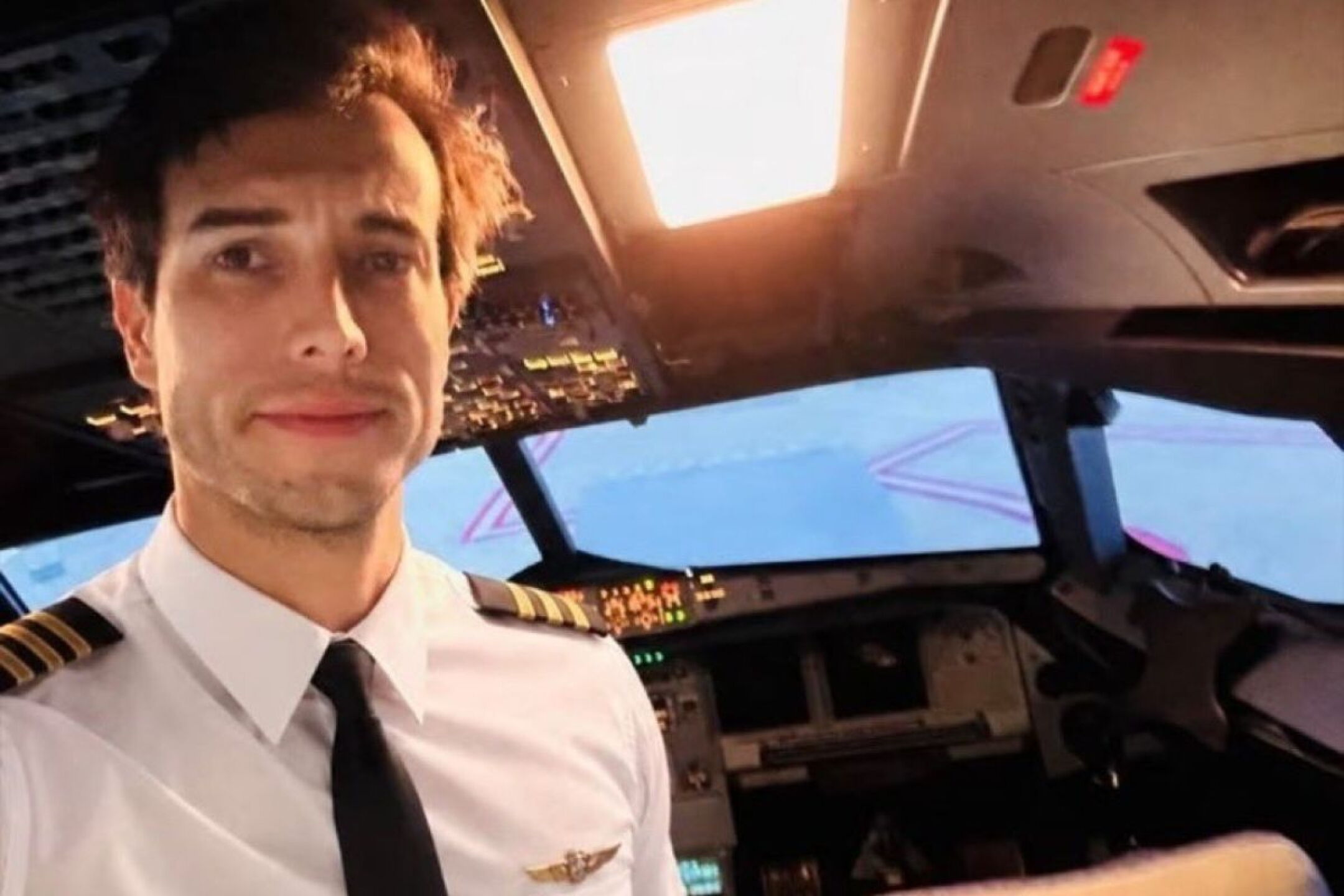 Leandro Andrés Bertazzo quien era el piloto que se arrojo en argentina
