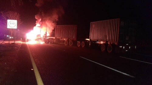 queman tráilers en Colima