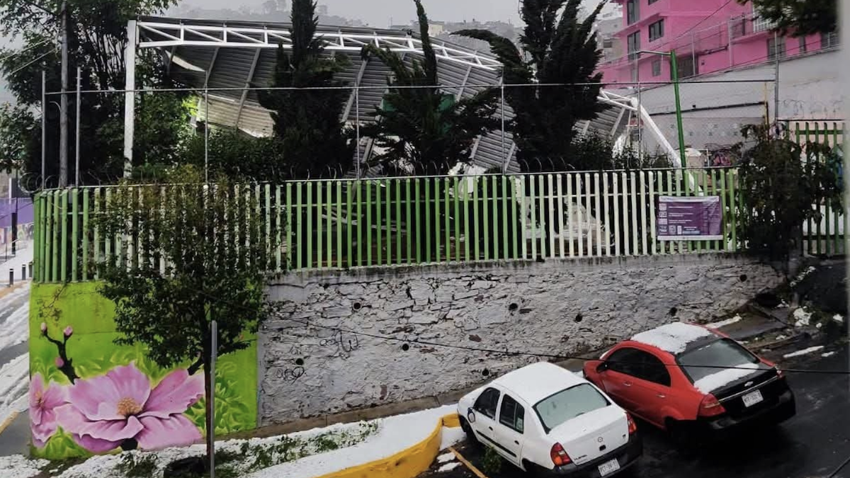 Granizada provoca colapso de techumbre en centro PILARES de la alcaldía Gustavo A. Madero