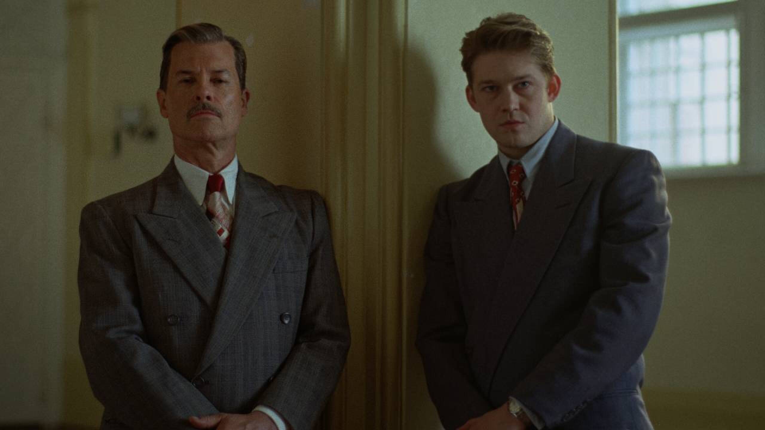 Guy-Pearce-y-Joe-Alwyn-el-brutalista