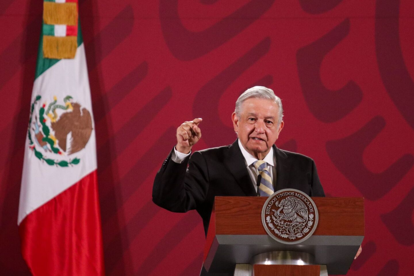 Andrés Manuel López Obrador durante la conferencia de prensa donde se expusieron los resultado del sorte del avión presidencial.