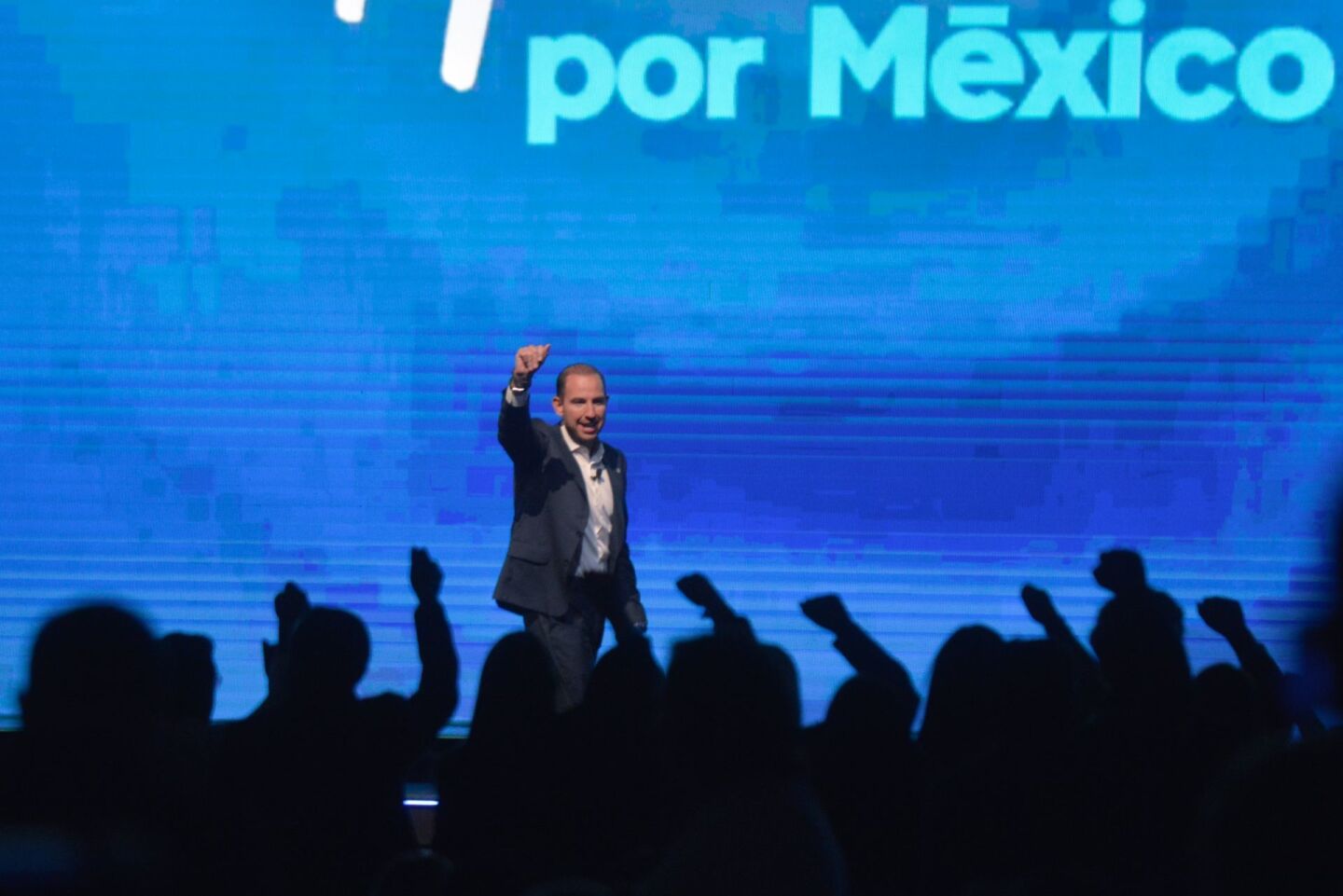 Marko Cortés, dirigente nacional del PAN, junto a militantes encabezaron la 25 Asamblea Nacional Ordinaria del Partido Acción Nacional, llevada a cabo en un centro de convenciones ubicado en Lomas de Sotelo.