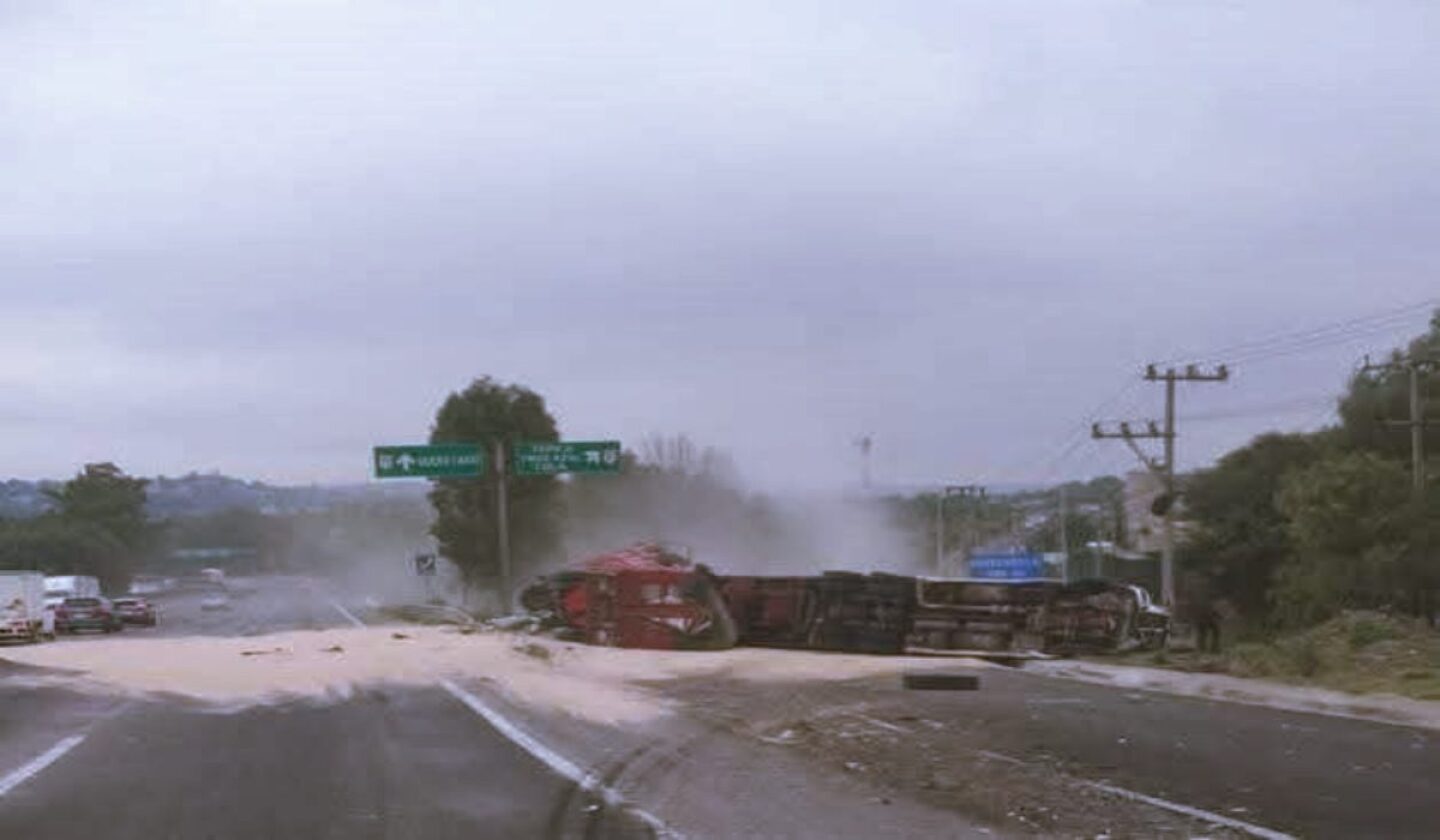 accidente-mexico-queretaro-tractocamion.jpg