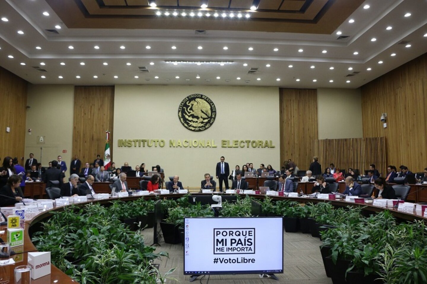 Enrique Andrade, consejero del INE, Lorenzo Córdova, consejero presidente del INE y Jacobo Molina, consejero del INE, encabezaron la Sesión Ordinaria del Consejo General del INE en la sede del Instituto.