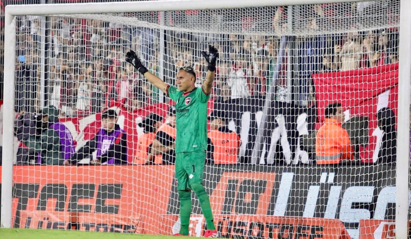 keylor-navas-pumas (1).jpg
