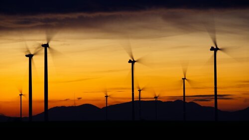 wind-turbines-2991696_1280