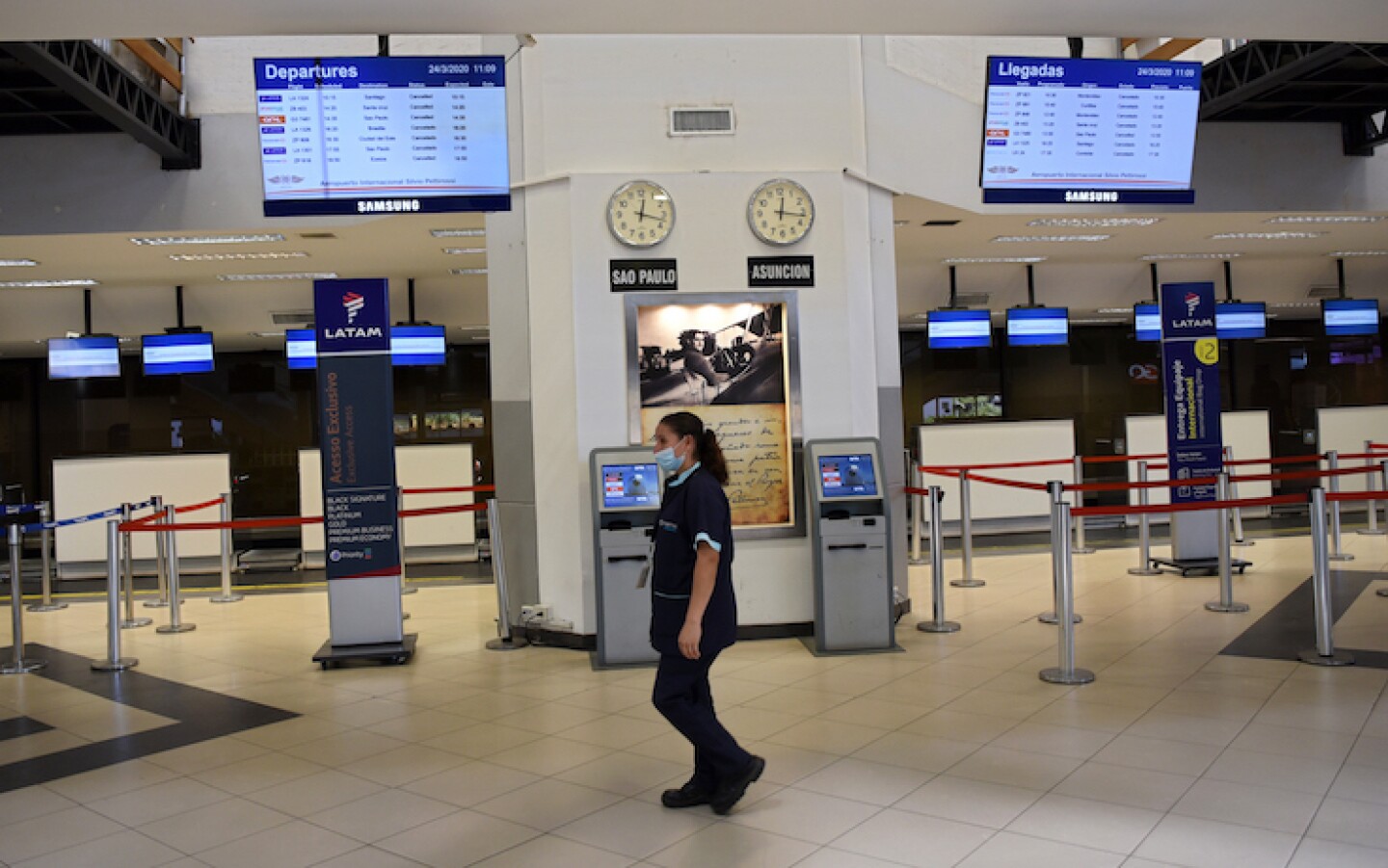 PARAGUAY-HEALTH-VIRUS-AIRPORT