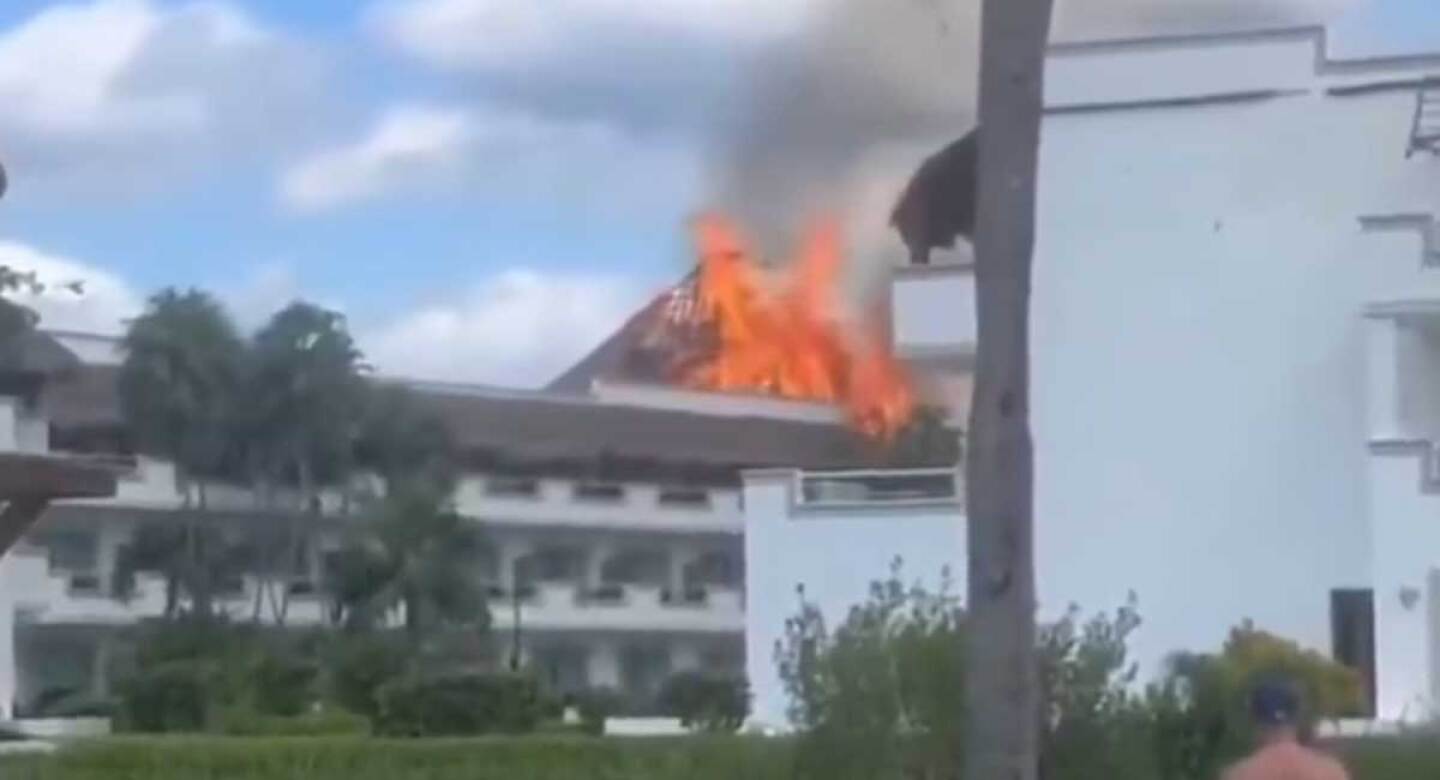Incendio-en-hotal-de-playa-del-Cármen.jpg