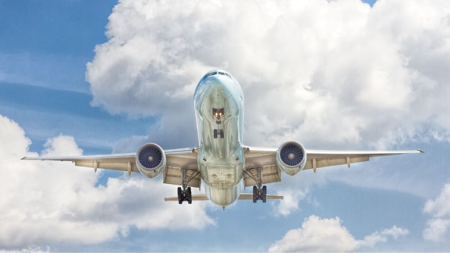 avion-vuelos-turismo