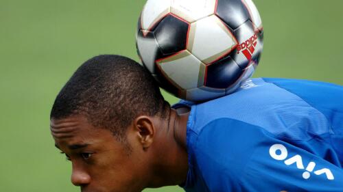 Robinho afirma que fue condenado en Italia por ser negro y espera "tener voz" en Brasil