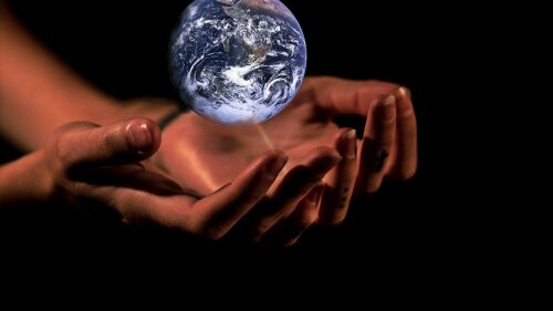 hands-g24a3f7381_1280