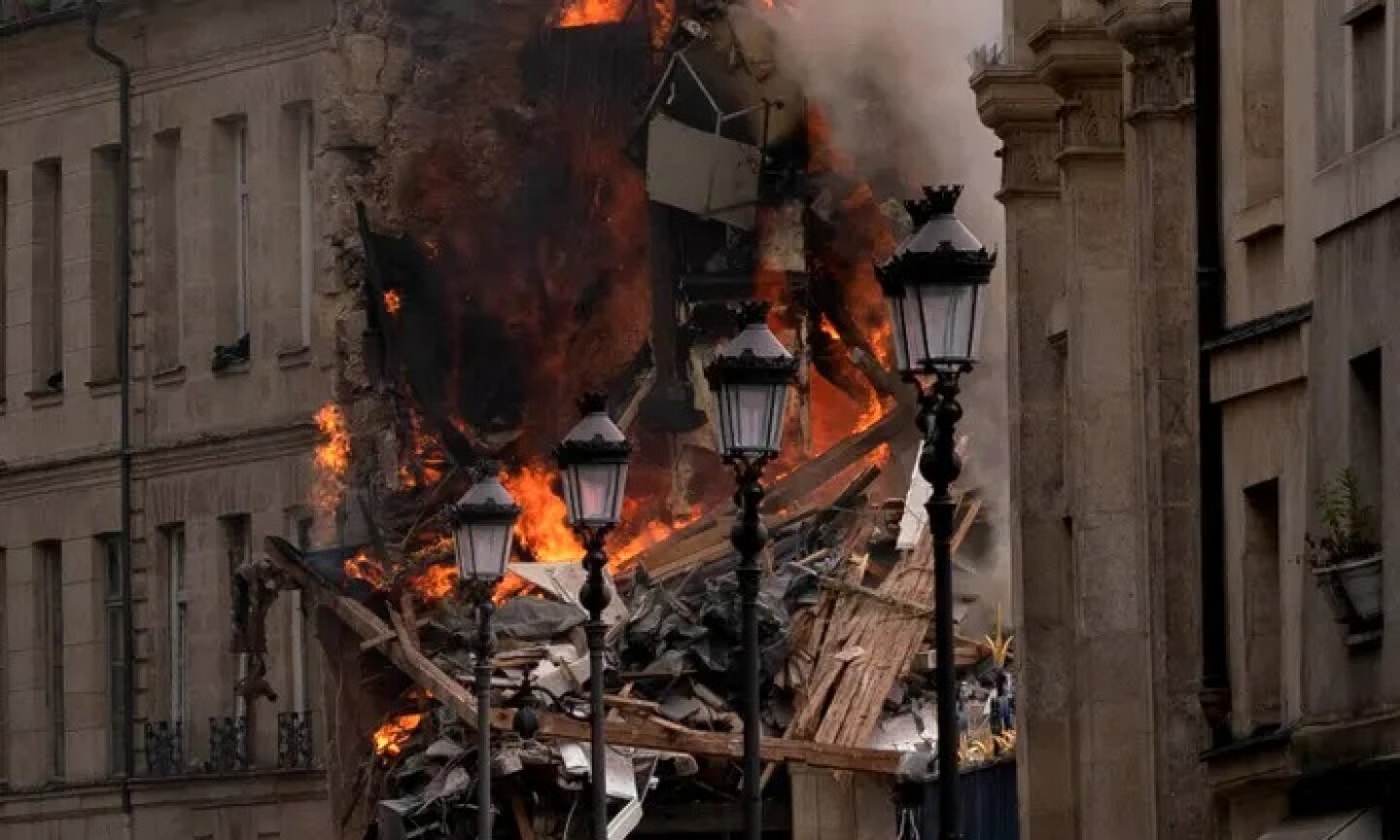 explosión de gas provocara un incendio en parís