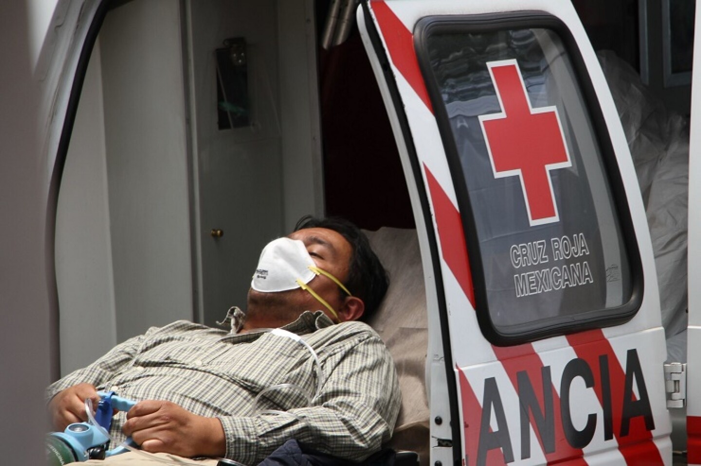 Ingreso de personas contagiadas por COVID-19 al Hospital Enrique Cabrera.