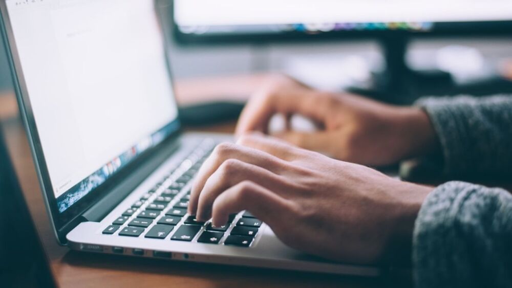 computadora-trabajo-empleo-digital-oficina