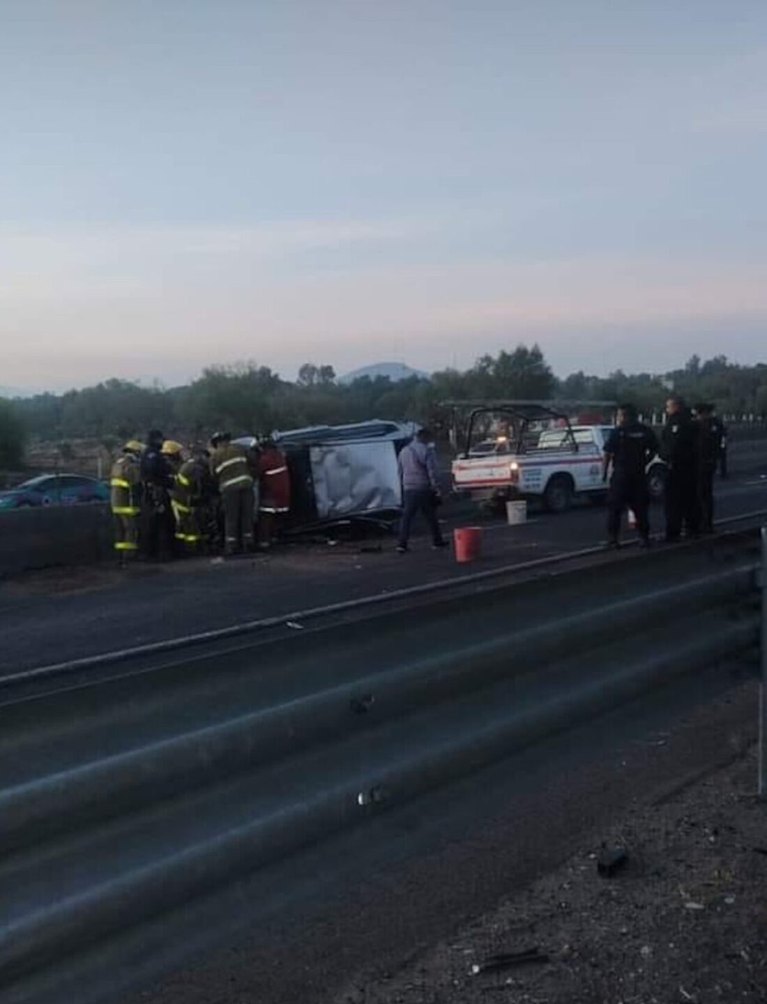 accidente-mexico-pachuca-carambola-deja-heridos-y-cierre-de-via-978x1280