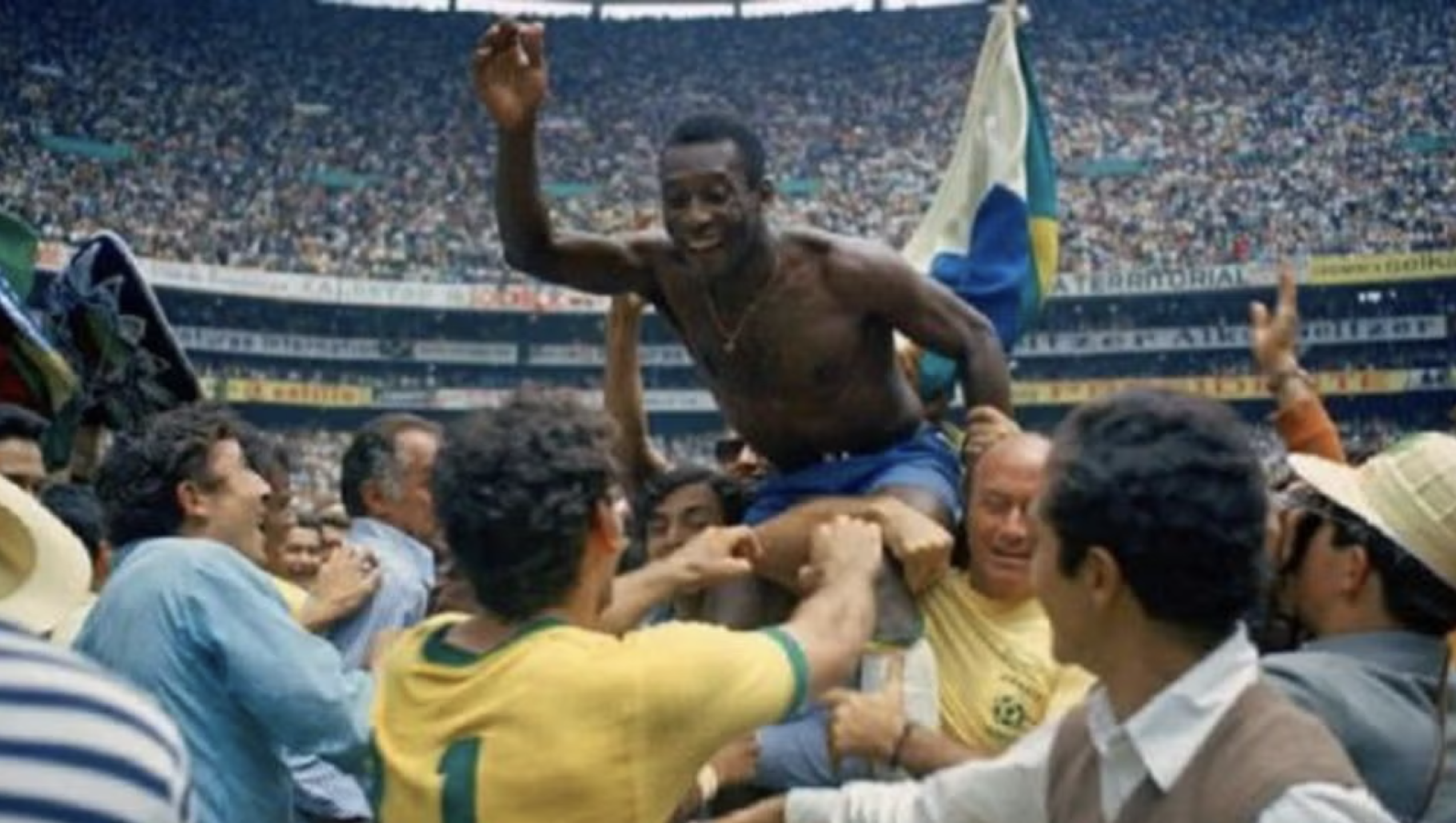 Pelé Estadio Azteca 1970.png