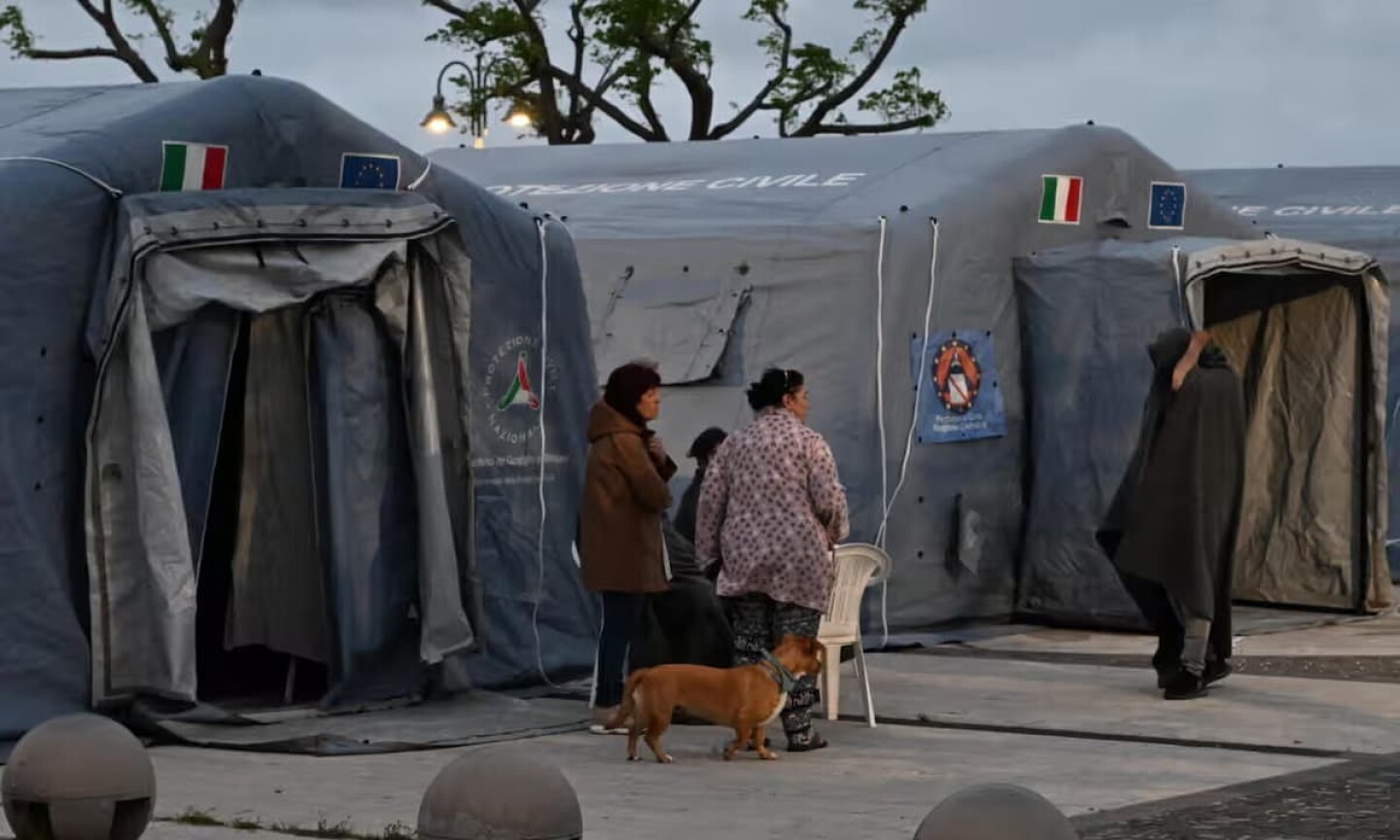 Evacuación de viviendas en Italia tras el sismo