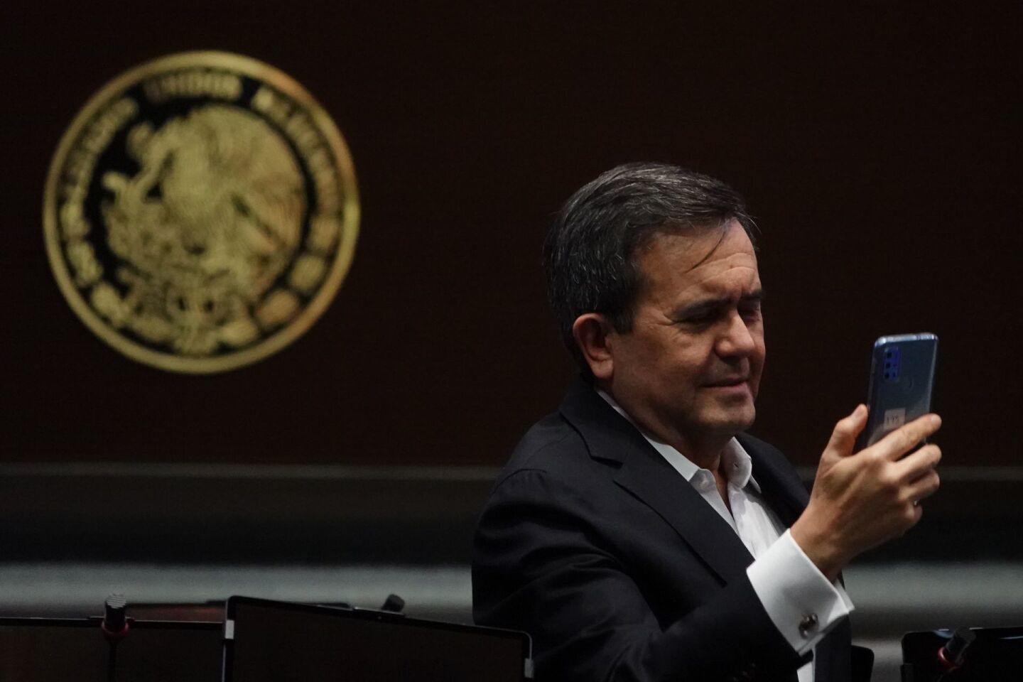 El priista Ildefonso Guajardo durante  la reanudación de la sesión del jueves 31 de marzo, que había sido suspendida